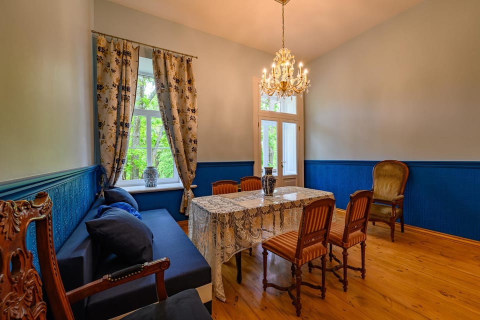 Bed, Living room, Dining area