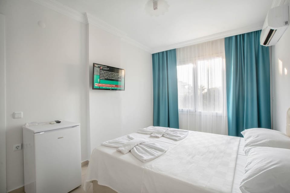 TV and multimedia, Bedroom, minibar, safe, towels, wardrobe, air conditioner