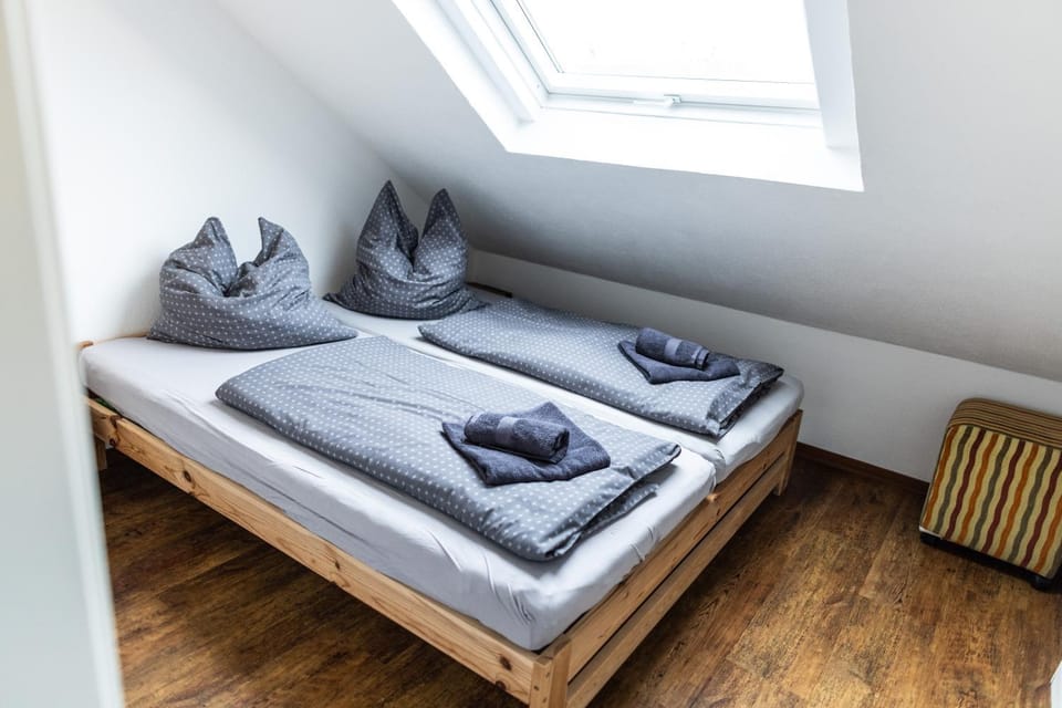 Bed, Photo of the whole room