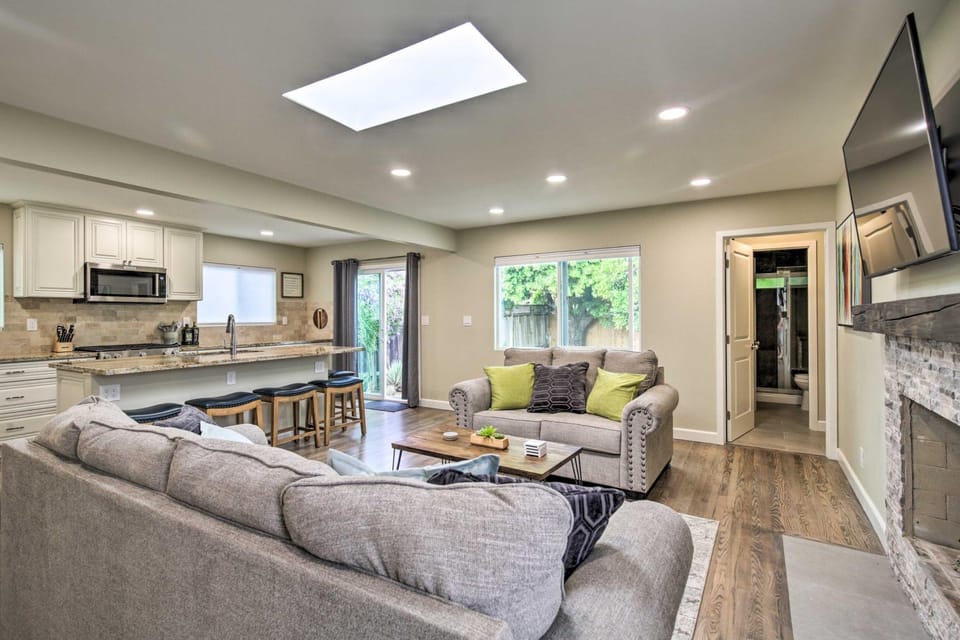 Coastal Carlsbad Home: 1 Mi to Beach & Downtown House in Carlsbad
