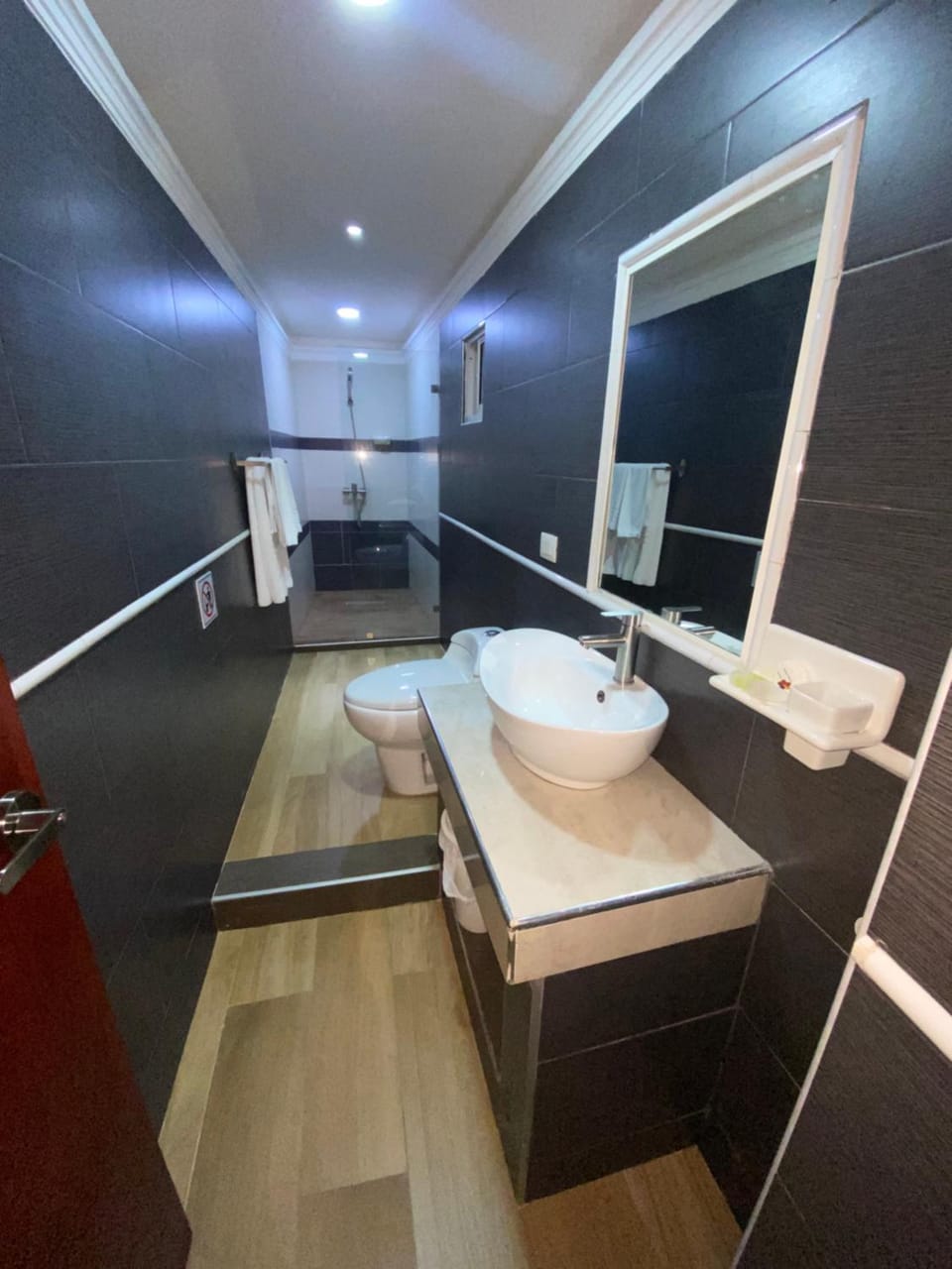 Bathroom, towels