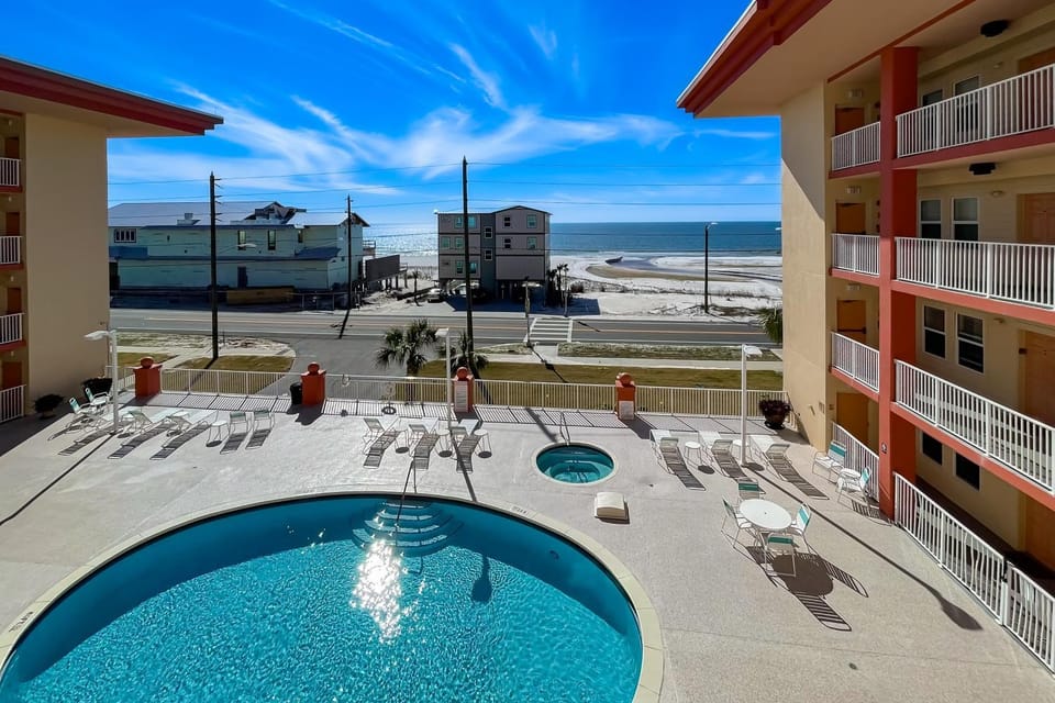 Paradise Shores 305 Apartment in Mexico Beach