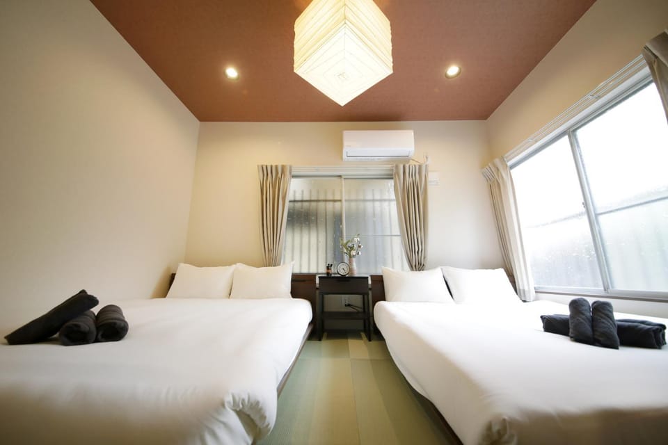 Bed, People, Bedroom, Family