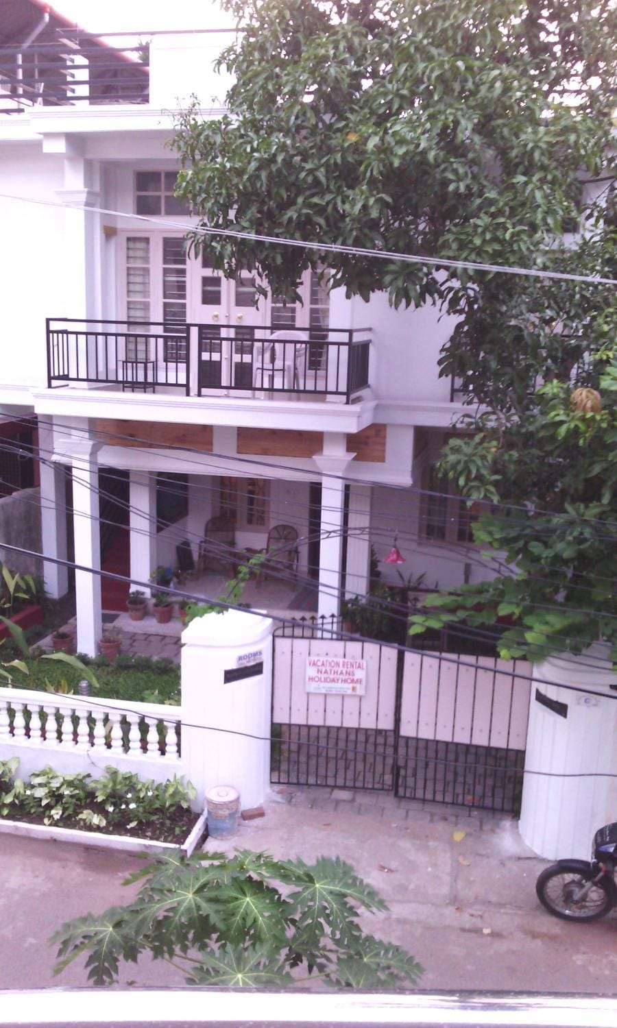Facade/entrance