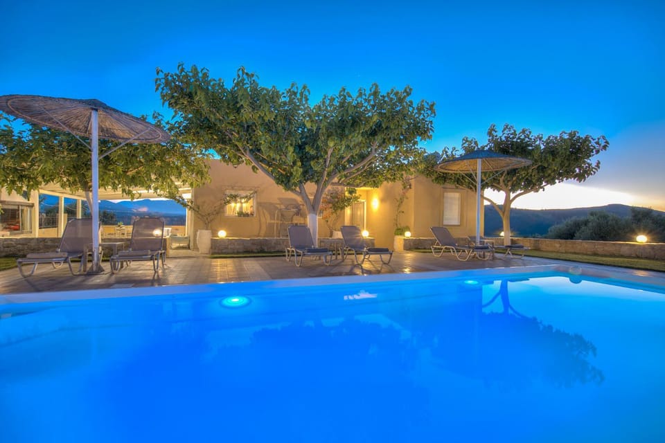 Nautilus Villa - Private Pool House in Crete