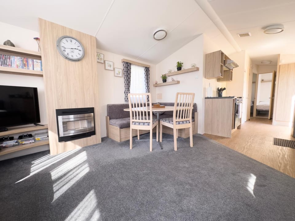 Edinburgh - Seton Sands-Salsa Caravan-Pet Friendly House in Scotland