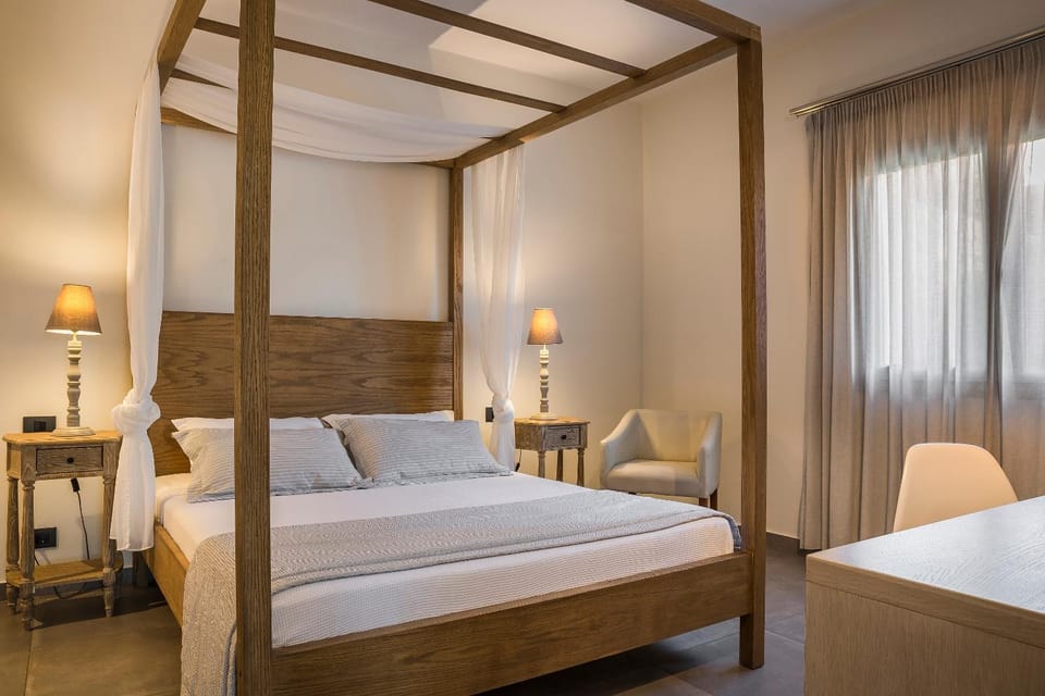 Bed, Photo of the whole room, Decorative detail