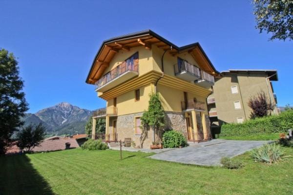 Property building, Natural landscape, Garden view