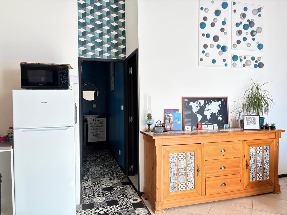 Living room, kitchen