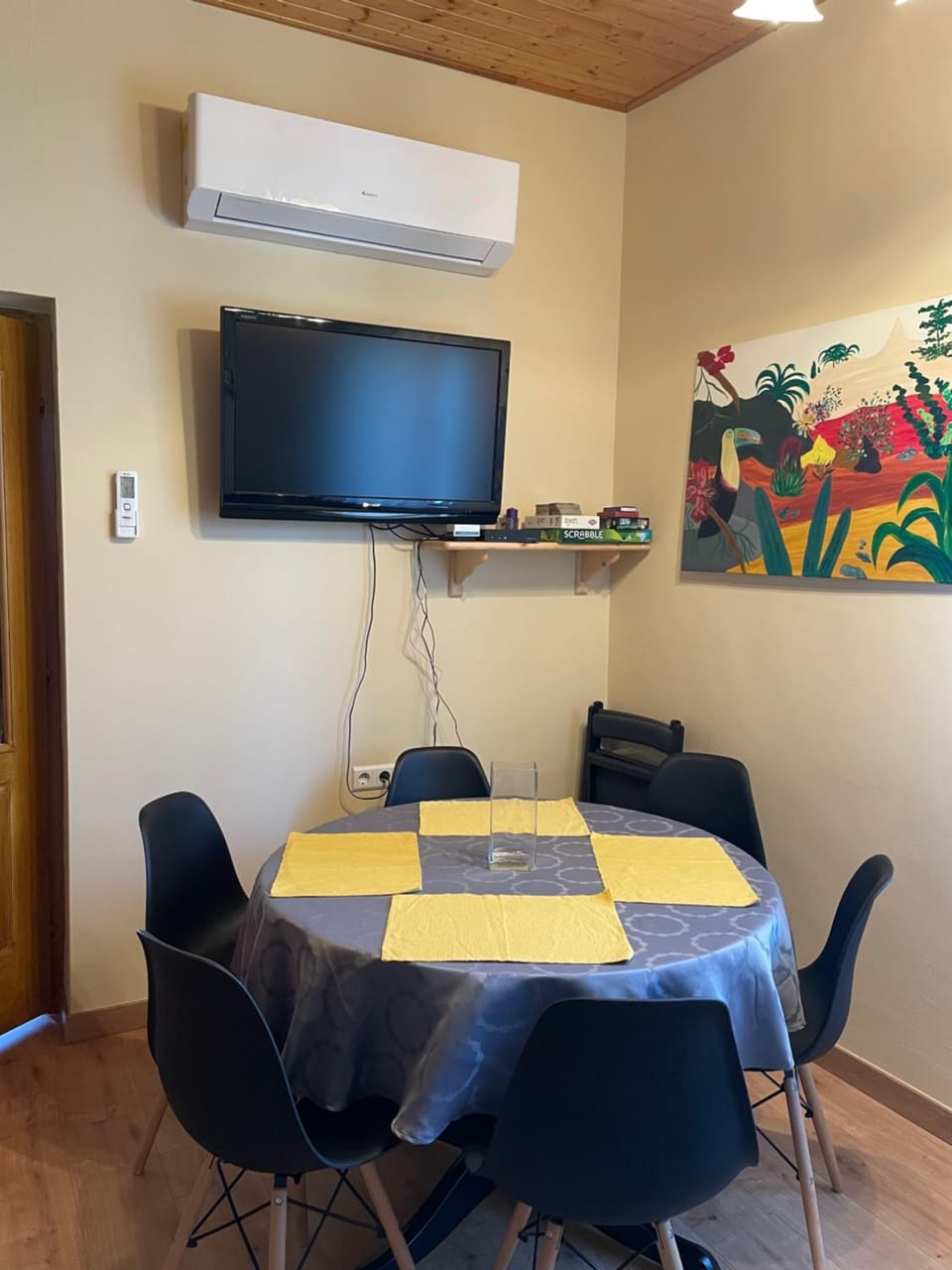 TV and multimedia, Dining area, air conditioner