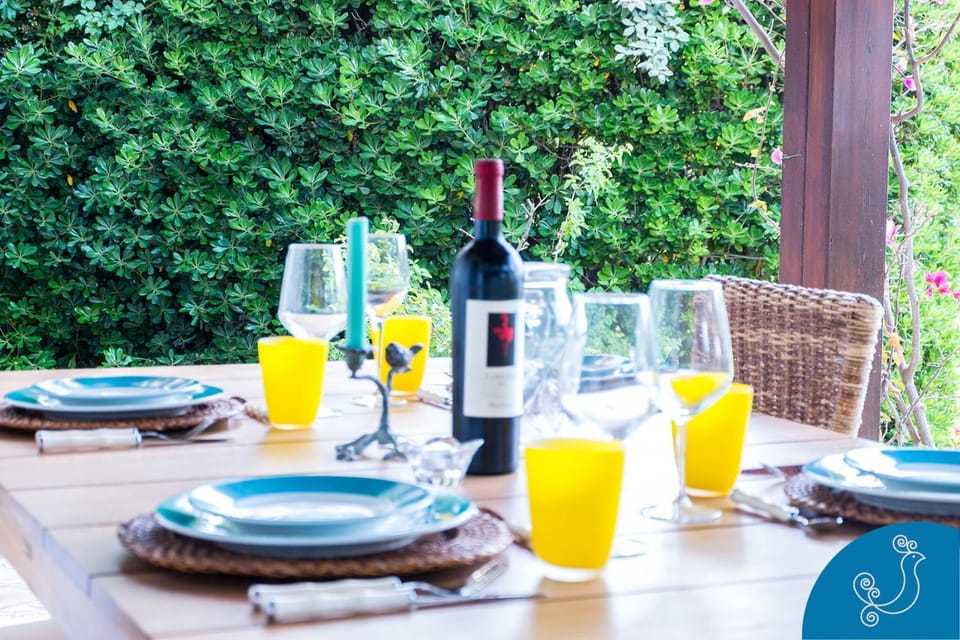 Patio, Garden, Dining area, Drinks