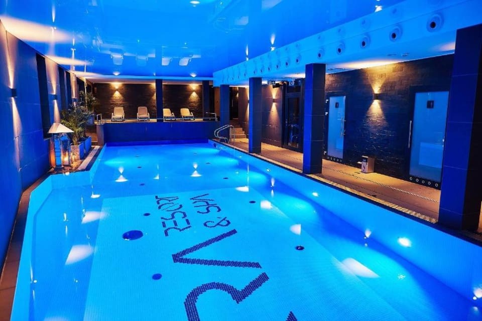 Pool view, Swimming pool