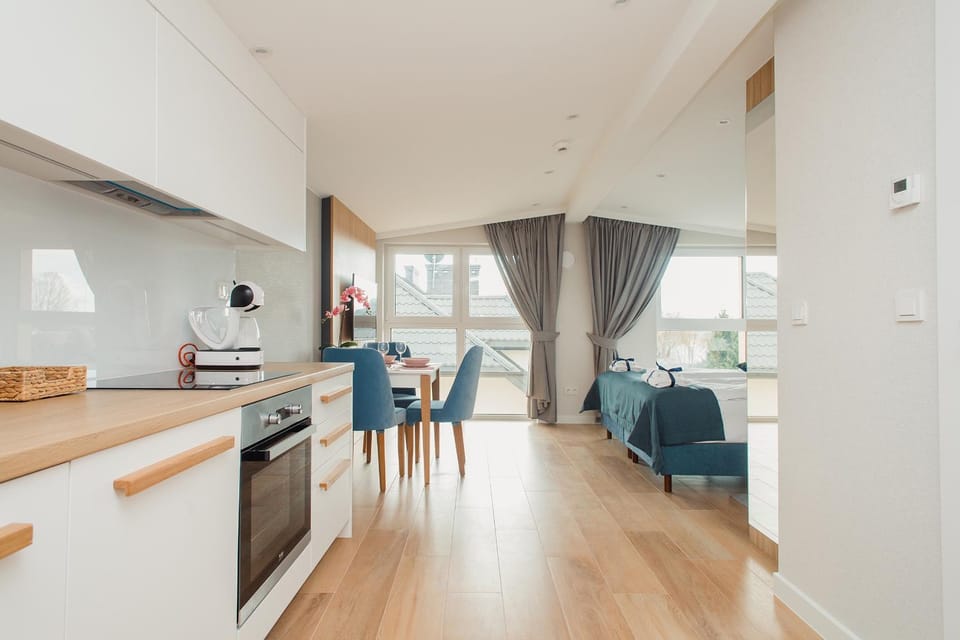 Bed, Kitchen or kitchenette, Photo of the whole room, Seating area, Dining area, Bedroom