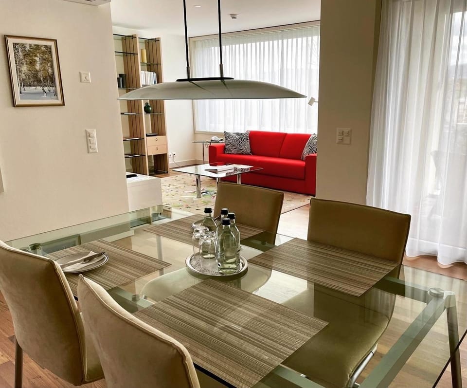 Living room, Food