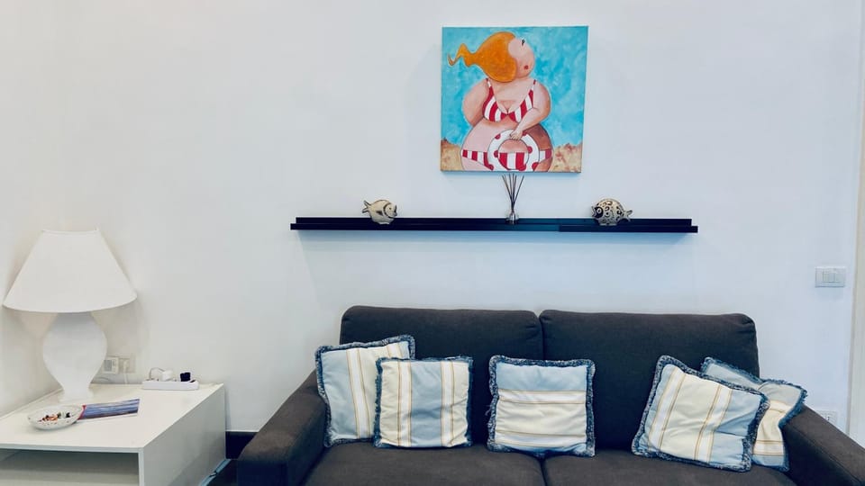 Living room, Decorative detail, Seating area