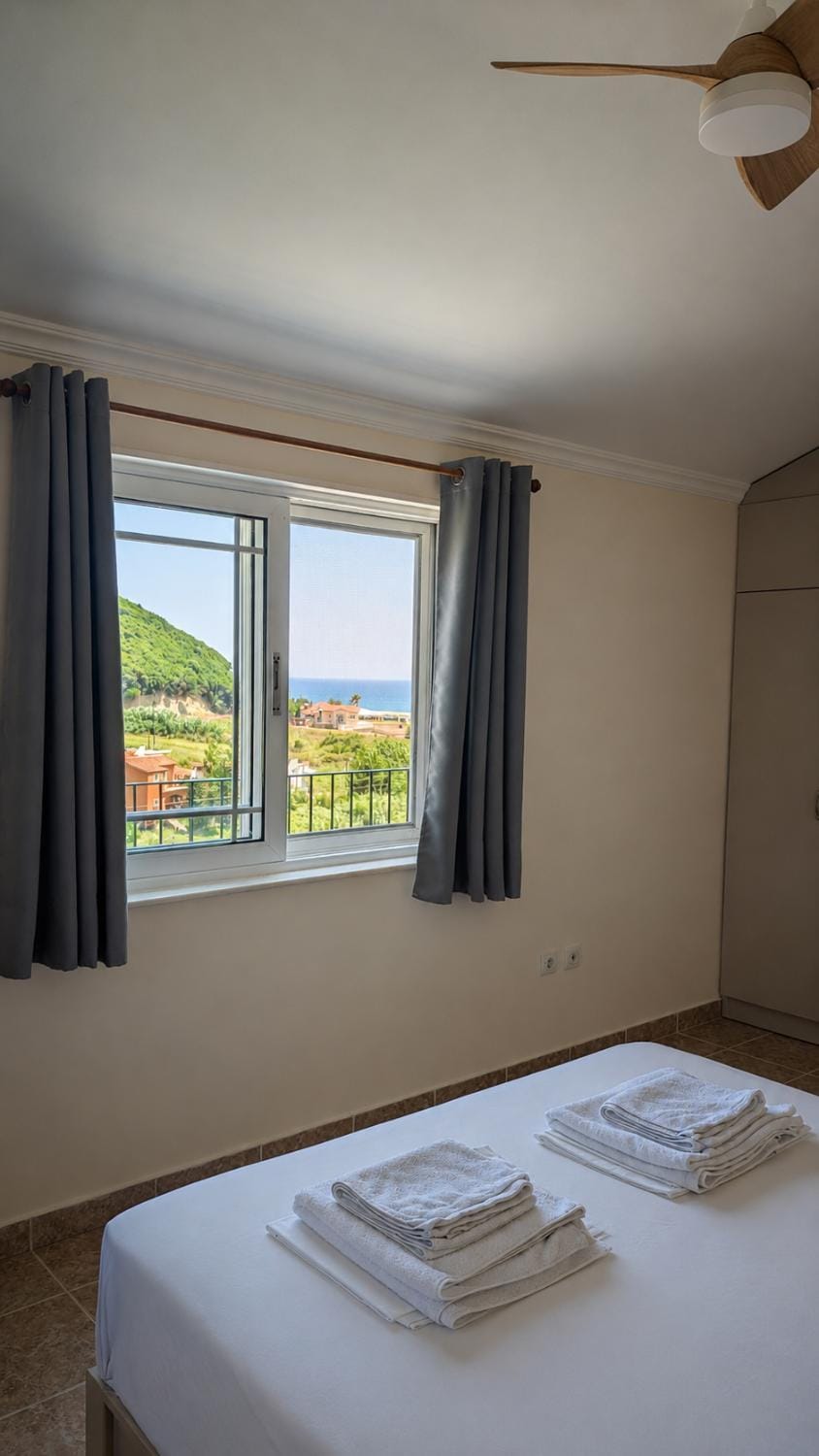 Bed, Bedroom, Mountain view, Sea view, towels