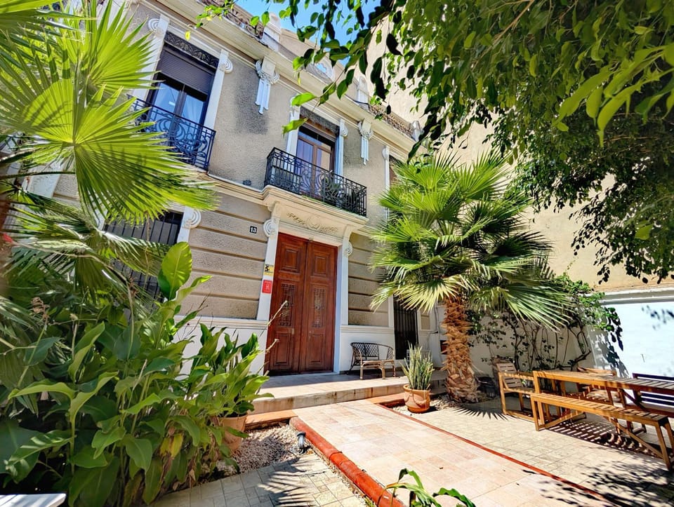 Property building, Garden, Balcony/Terrace, Dining area, Garden view