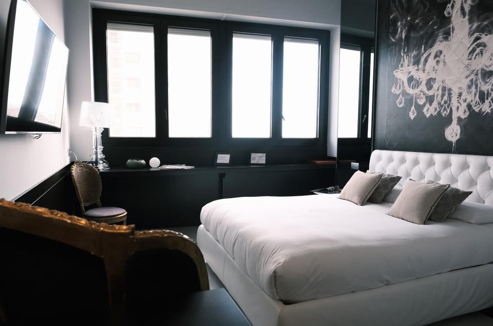 Bed, Photo of the whole room