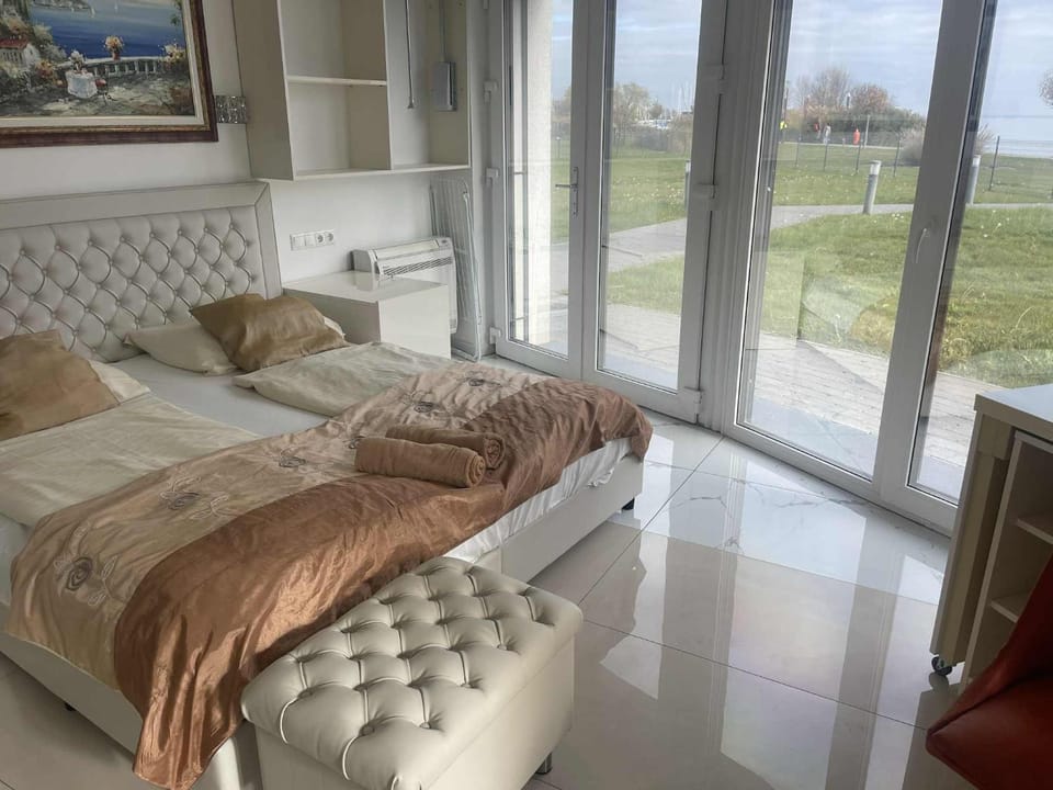 Bed, View (from property/room)