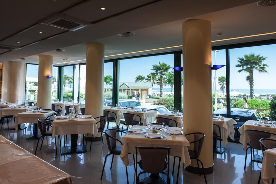 Hotel Brig Fronte Mare Nuova Gestione Hotel in Riccione