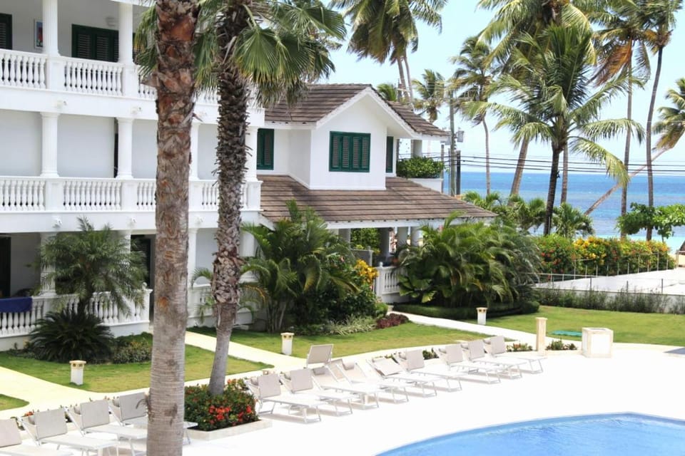 Property building, Pool view