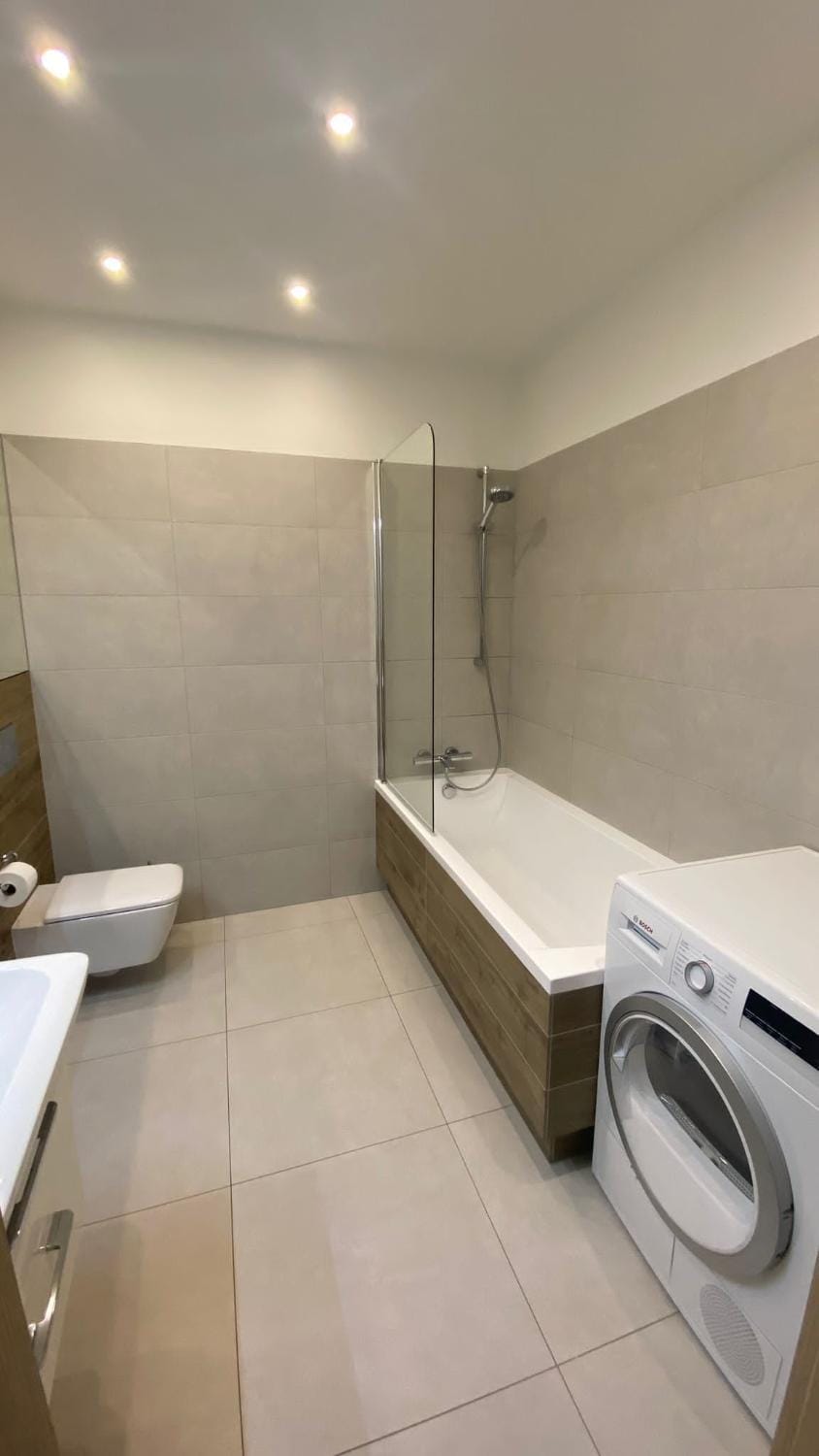 Shower, Toilet, Bathroom, Bath, towels, washing machine, dryer