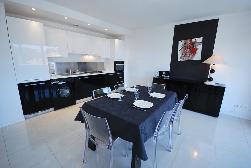T3 Pte Croisette Vue mer Plage à 100m Apartment in Cannes