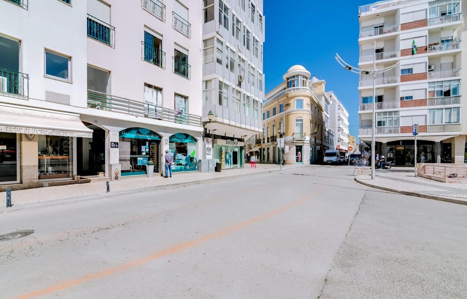Property building, Facade/entrance, Off site