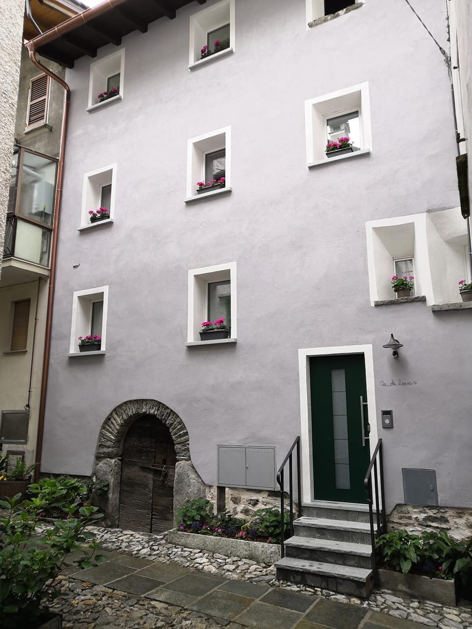 Facade/entrance
