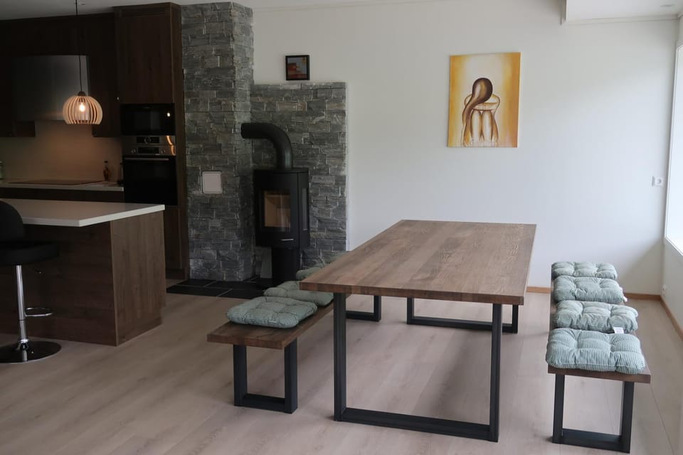 Seating area, Dining area