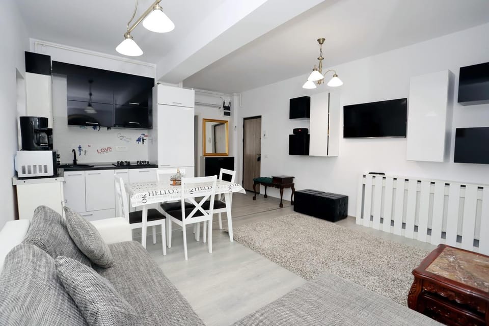 Communal lounge/ TV room, Lounge or bar, Dining area