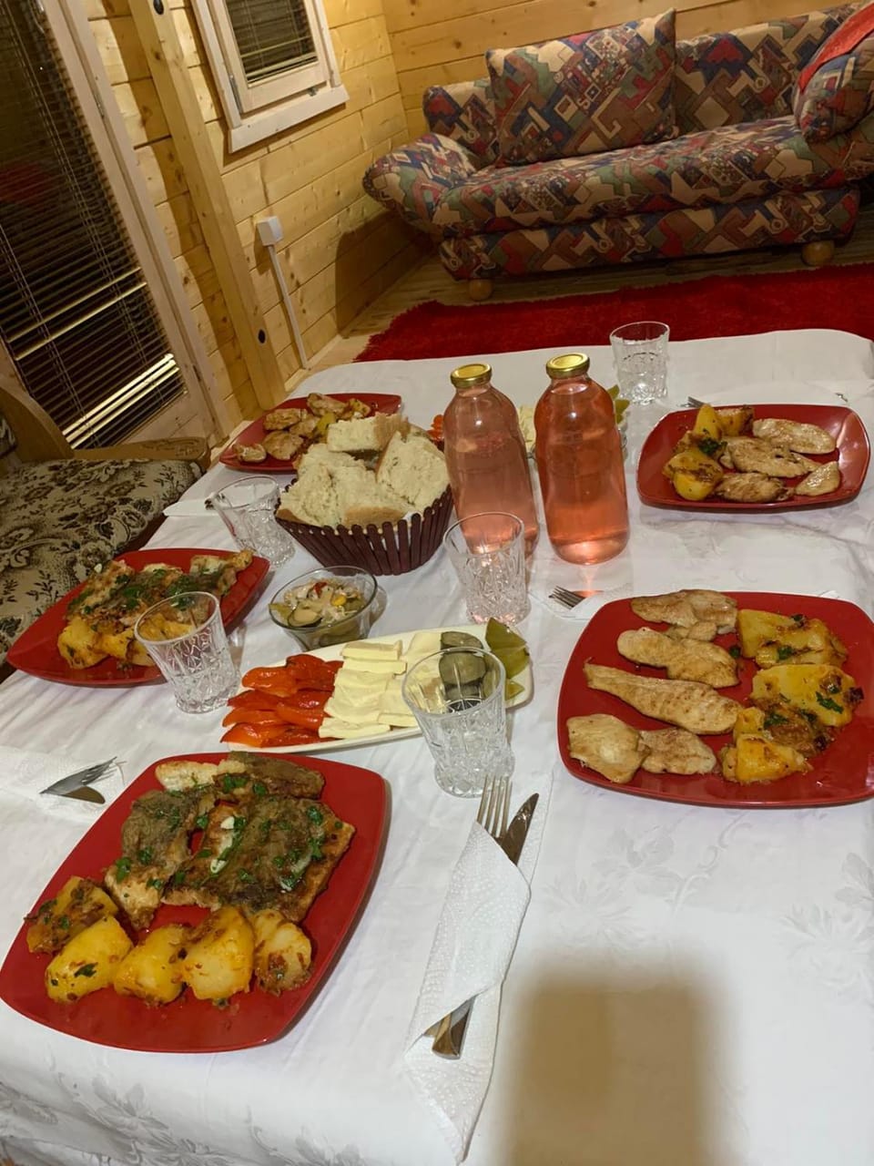 Holiday House by The Lake House in Montenegro