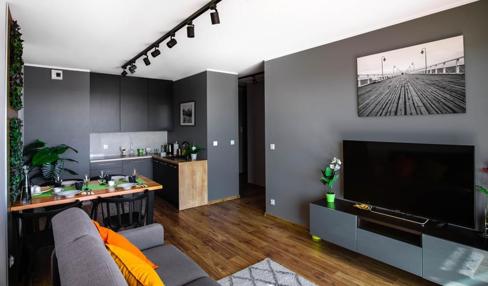 Communal lounge/ TV room, TV and multimedia, Dining area