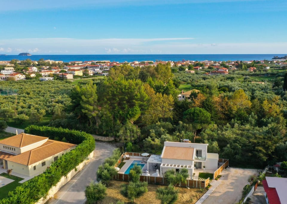 Neighbourhood, Bird's eye view