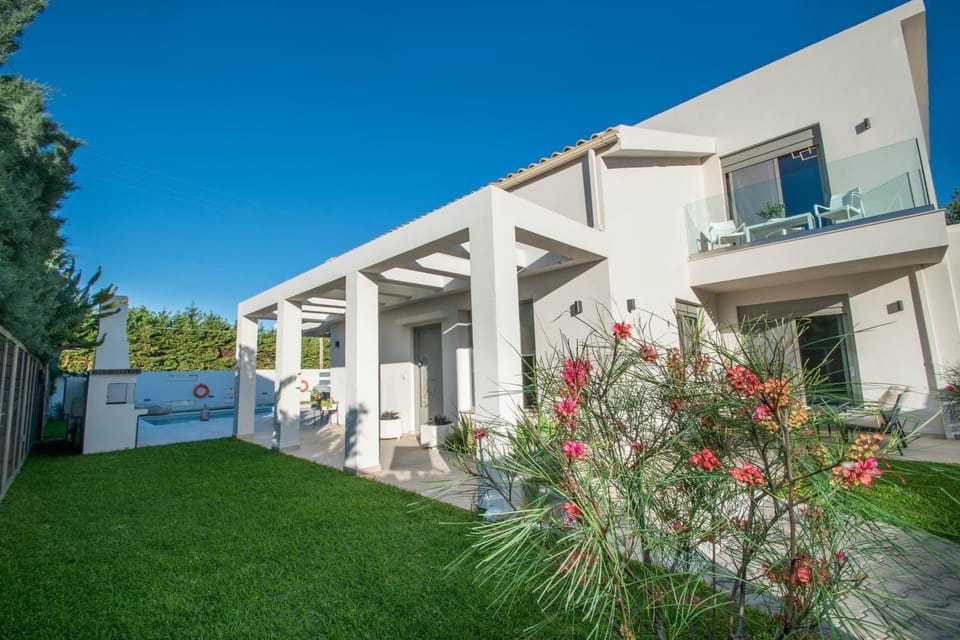 Property building, Spring, Day, Garden, Garden view