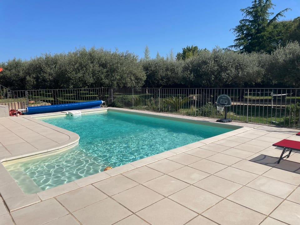 La Clastre location d'un studio avec piscine et clim près d'Uzès Vacation rental in Provence