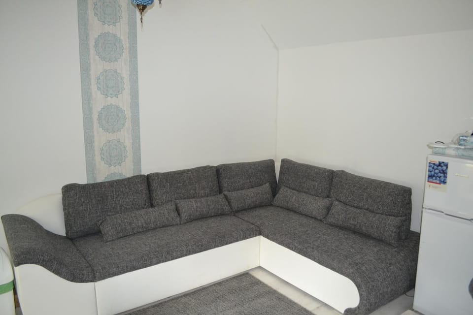 Bed, Living room