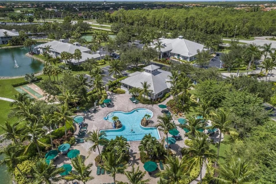Green Link Paradise House in Lely Resort