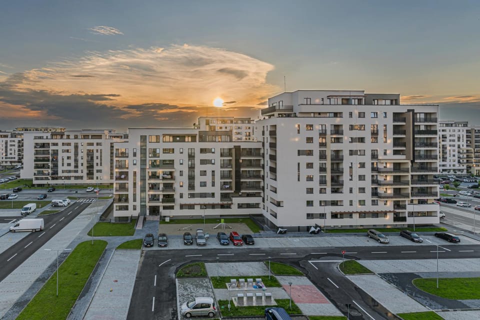 Neighbourhood, Bird's eye view, Balcony/Terrace, Family