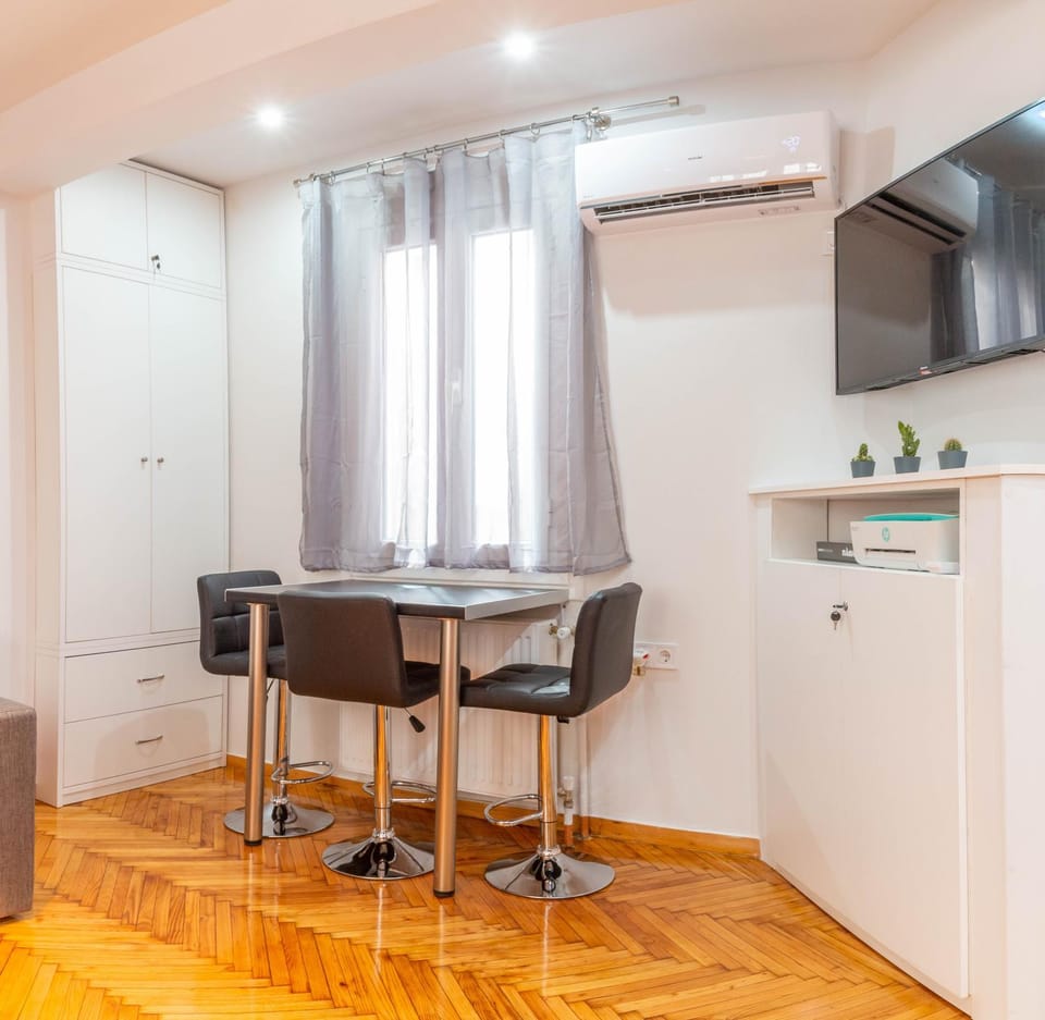 Martin's Akropolis Studio Apartment in Plaka
