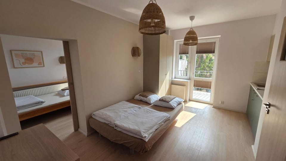Bedroom, kitchen