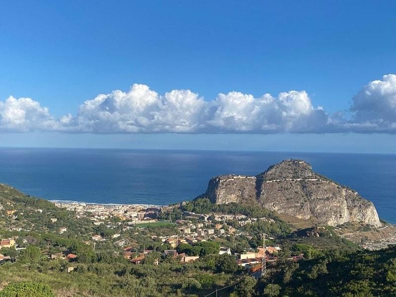 B&B Roomantic & Piscina Idromassaggio Bed and Breakfast in Cefalu