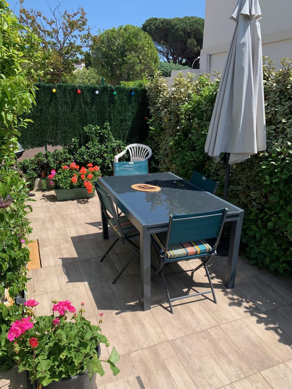 Patio, BBQ facilities