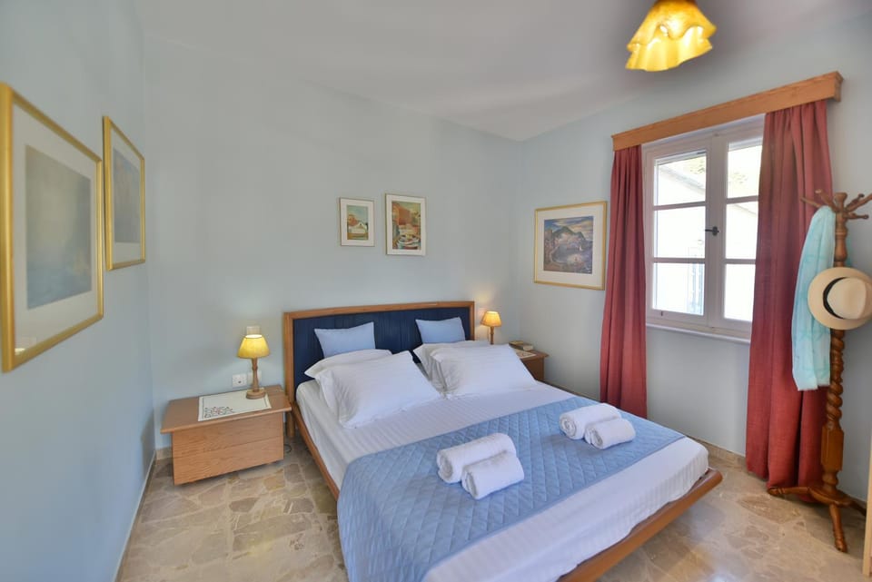 Feel at Home - Family house in Hydra Apartment in Islands