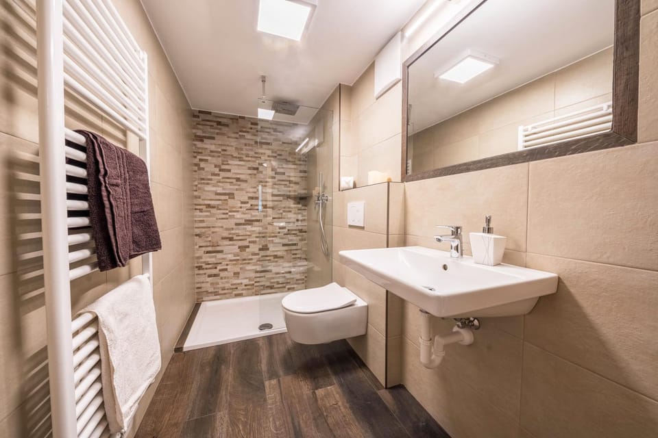 Bathroom, Living room