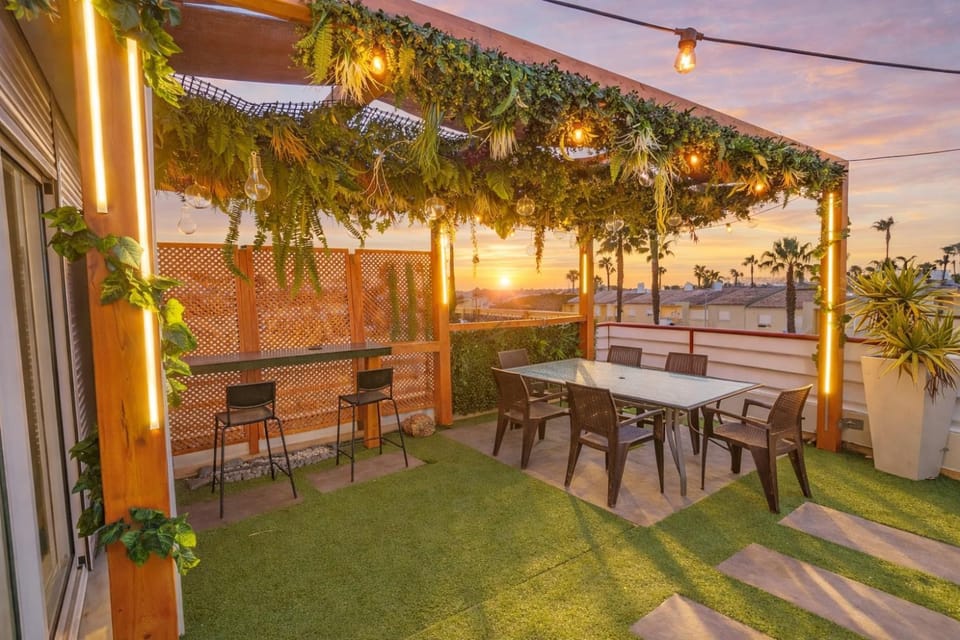 Penthouse with Private Rooftop & Seaview Apartment in Guia