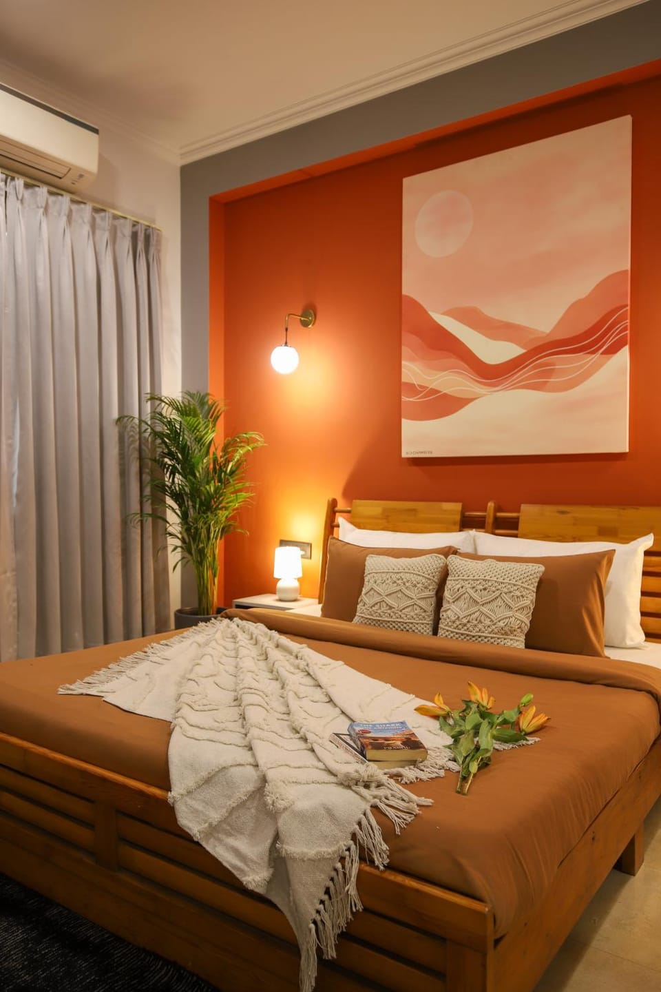 Bed, Photo of the whole room, Decorative detail, Bedroom