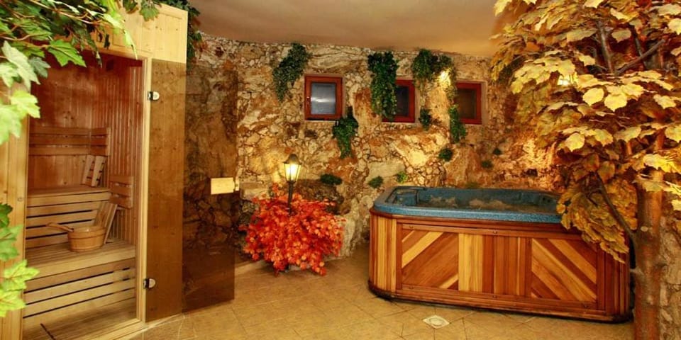 Hot Tub, Hot Tub, Massage, Sauna, Spa and wellness centre/facilities, Fitness centre/facilities