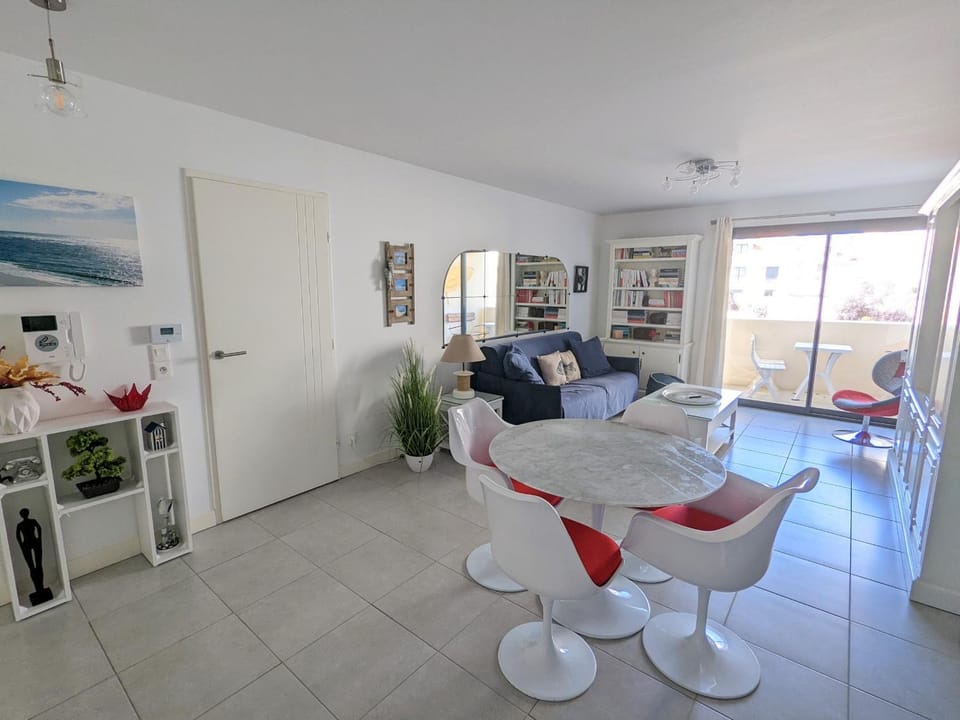 Arcachon centre ville - Charmant T2 avec balcon, parking sécurisé, proche gare, commerces et plage - FR-1-420-90 Apartment in Arcachon