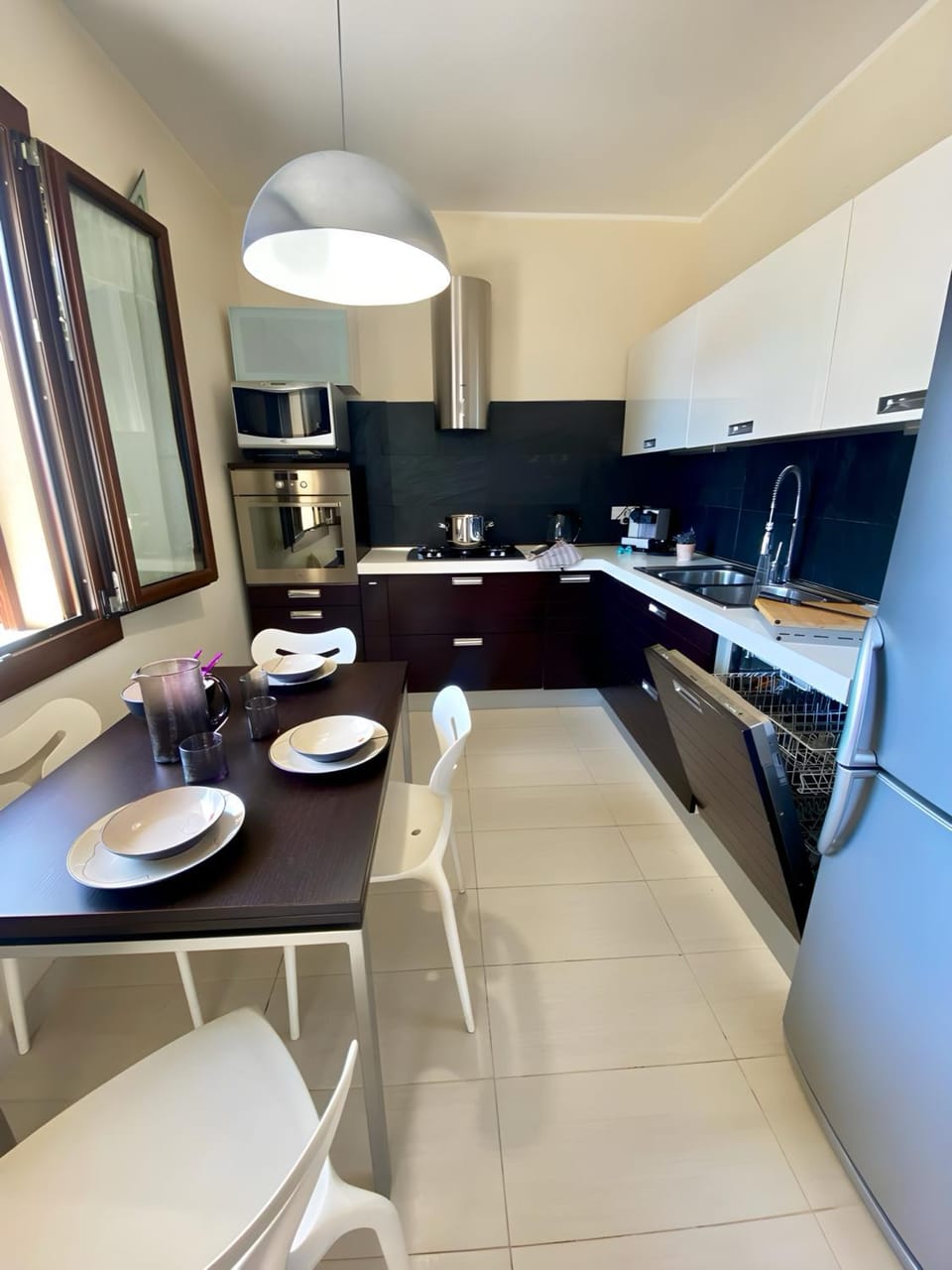 Kitchen or kitchenette, Dining area, oven, stove